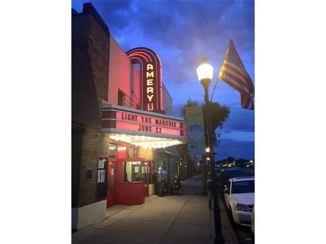 118 Keller Avenue N, Amery