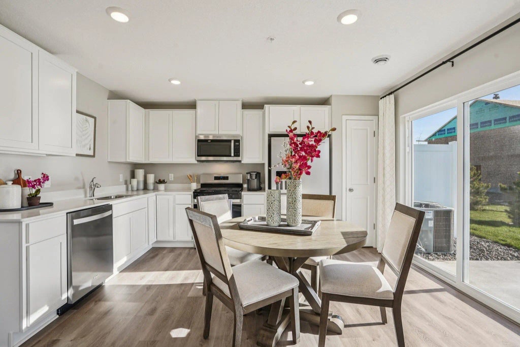 17563 Driscoll Place, Lakeville