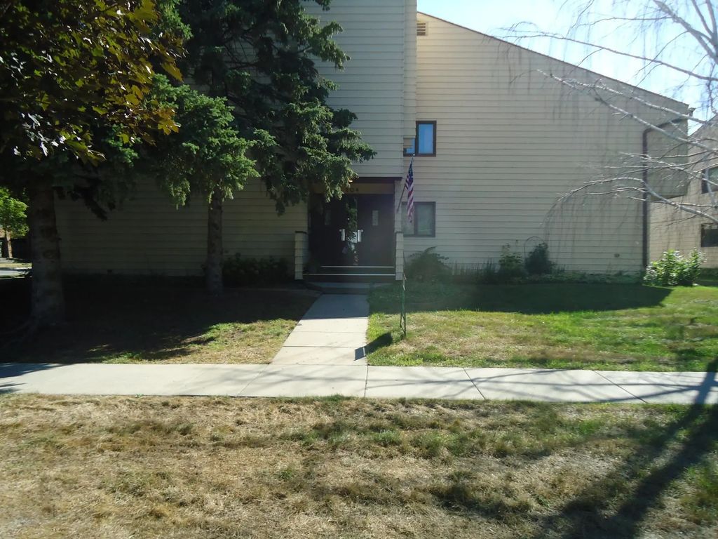 804 S 10 Street S A-4, Fargo