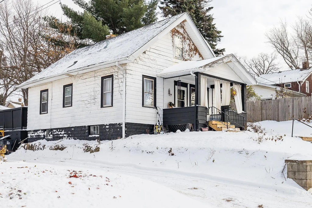 776 Wheeler Street N, Saint Paul