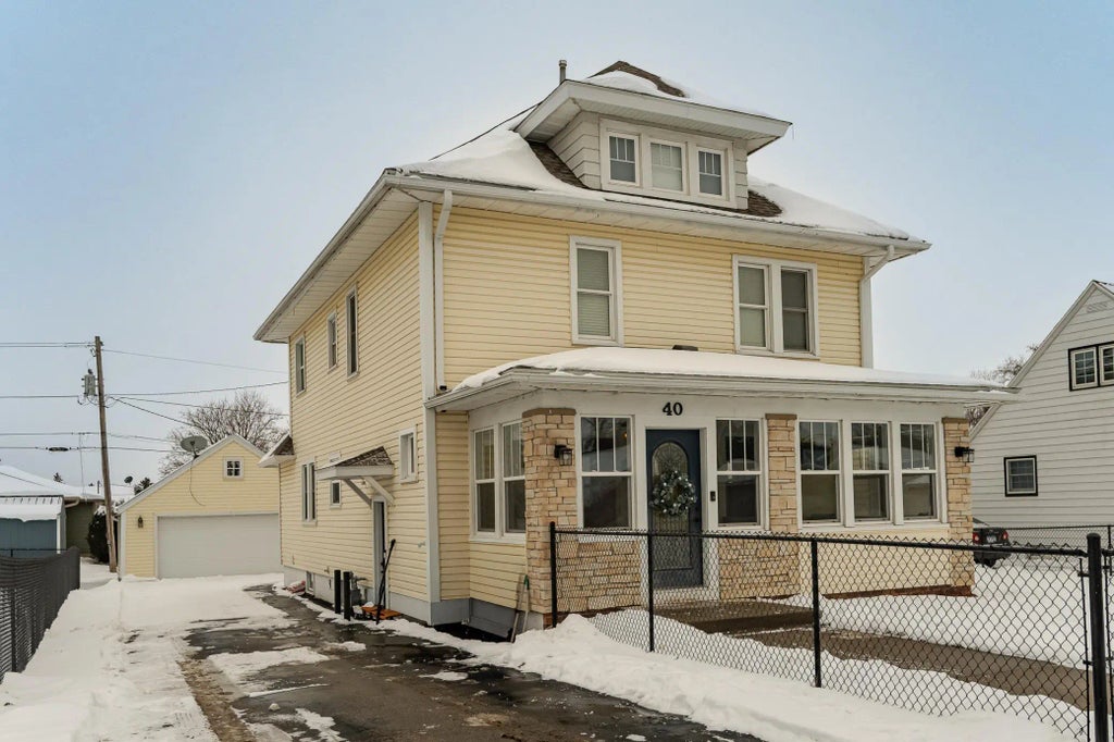 40 2nd Avenue Nw, Plainview