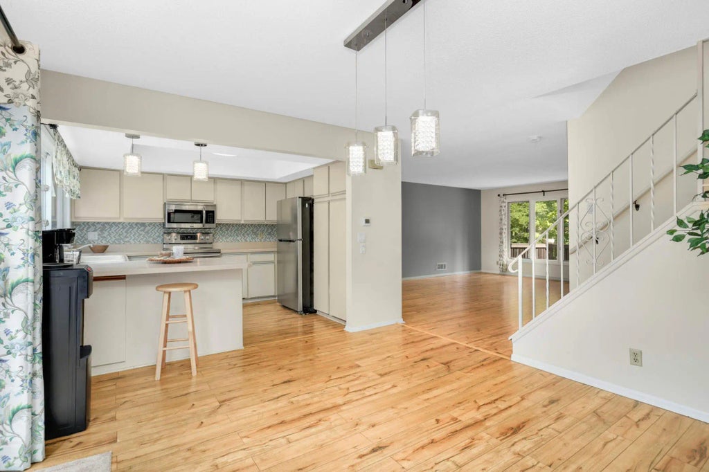 37 Birnamwood Drive, Burnsville