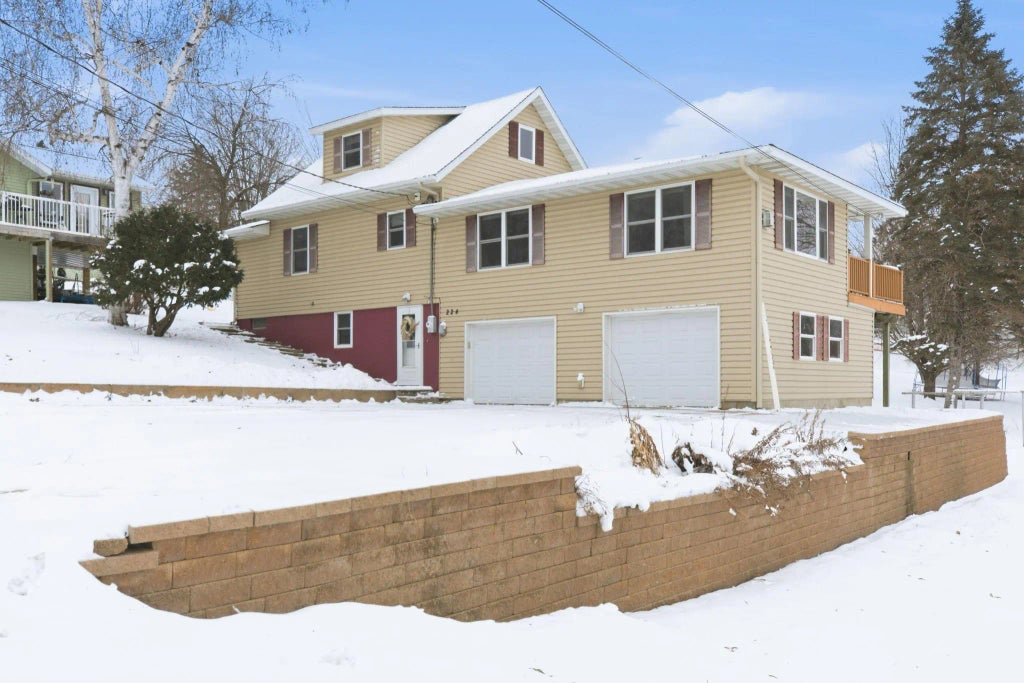 224 Spring Street, Holdingford