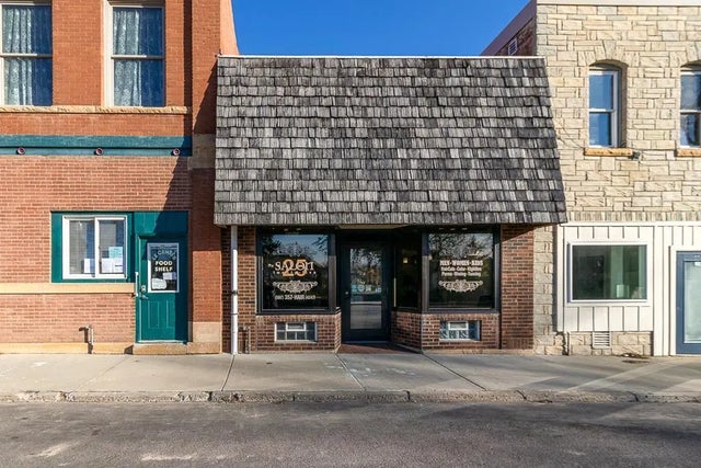 25 S Park Avenue, Le Center