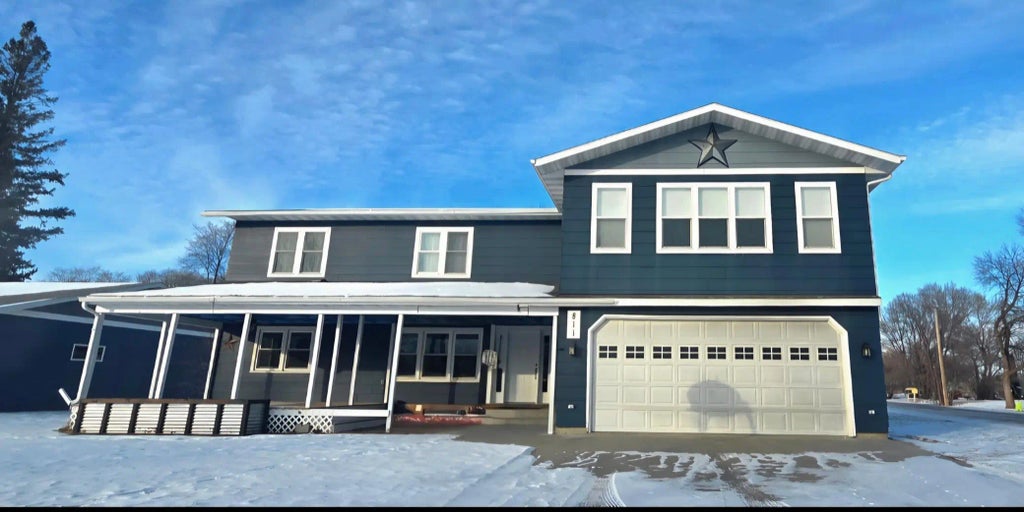 811 1st Avenue E, Ada