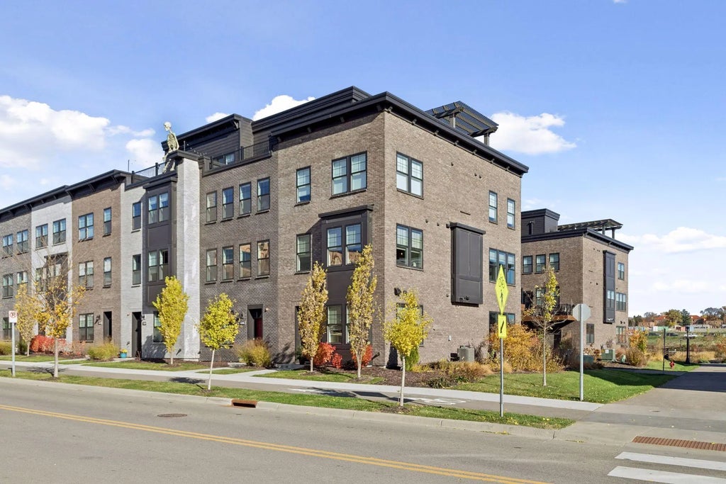 850 Mount Curve Boulevard L, St Paul