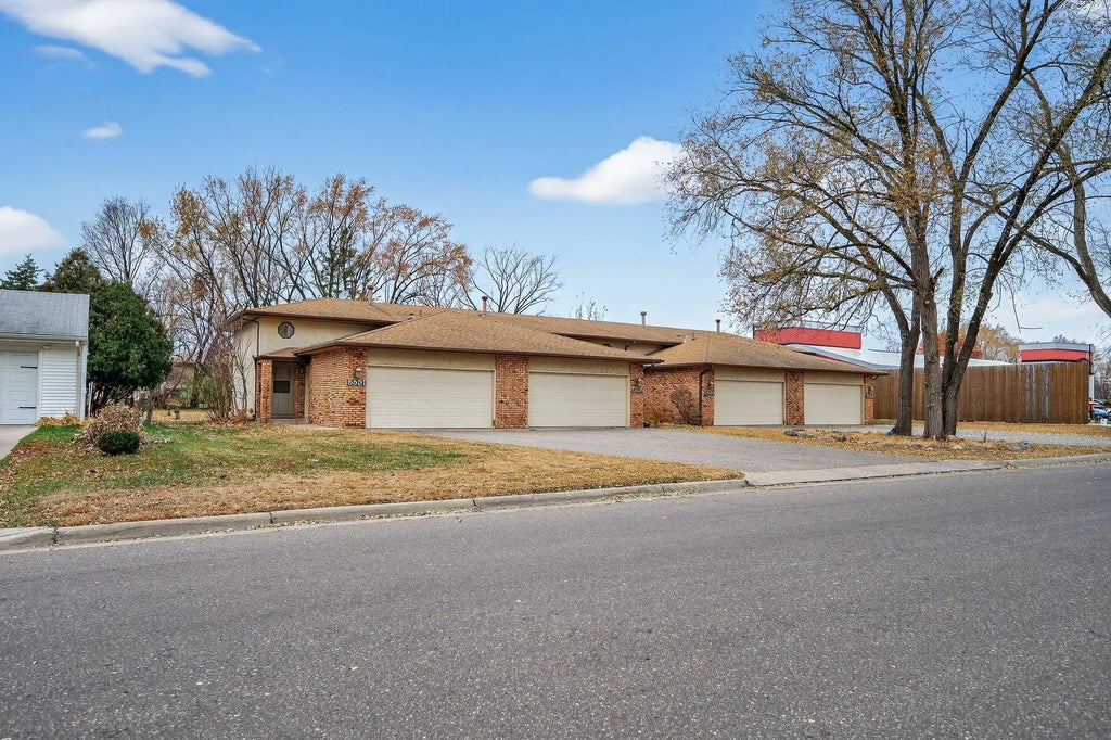 5531 Maryland Avenue N, New Hope