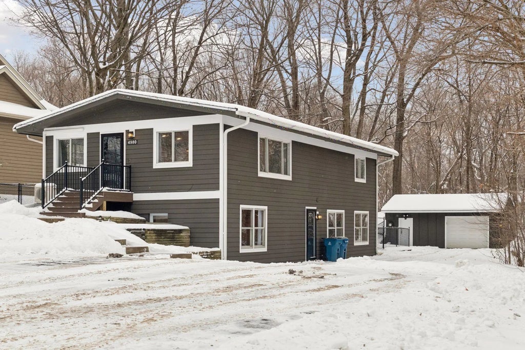 4980 Suburban Drive, Excelsior