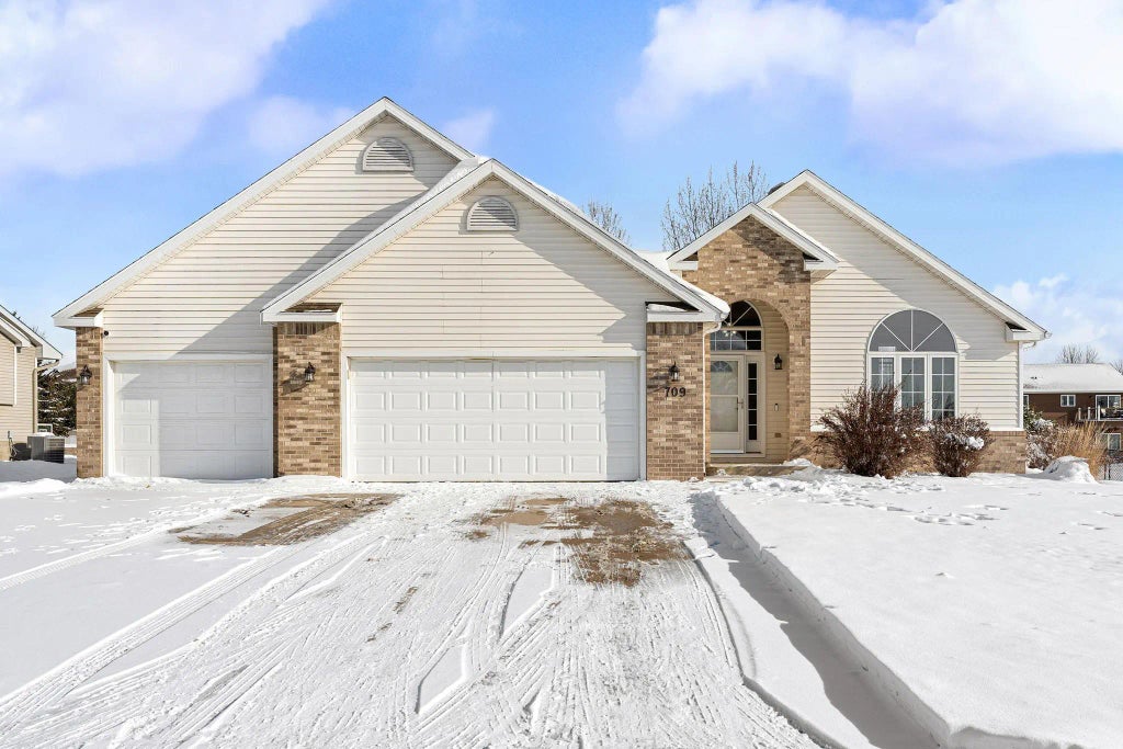 709 Greenhaven Lane Ne, Owatonna