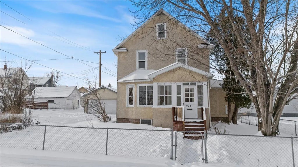 217 3rd Avenue Nw, Chisholm