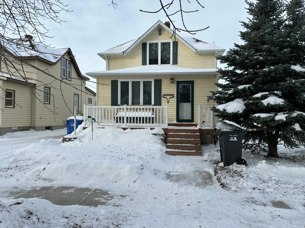 215 3rd Street Se, Barnesville