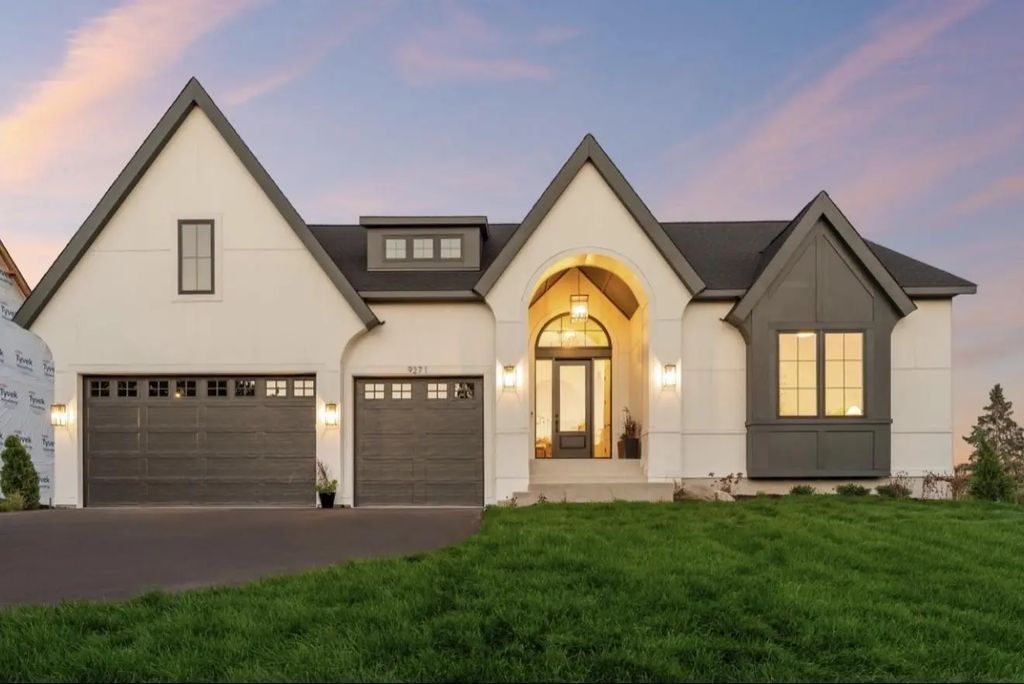 9271 Timberland Trail, Eden Prairie
