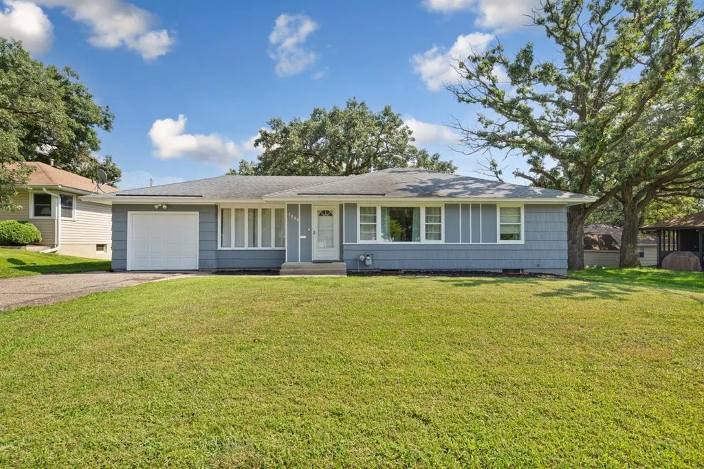 7009 Cedar Lake Road S, Saint Louis Park