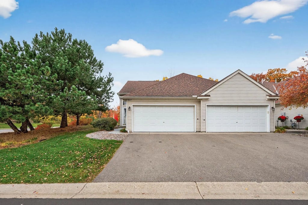 8827 Coffman Path, Inver Grove Heights