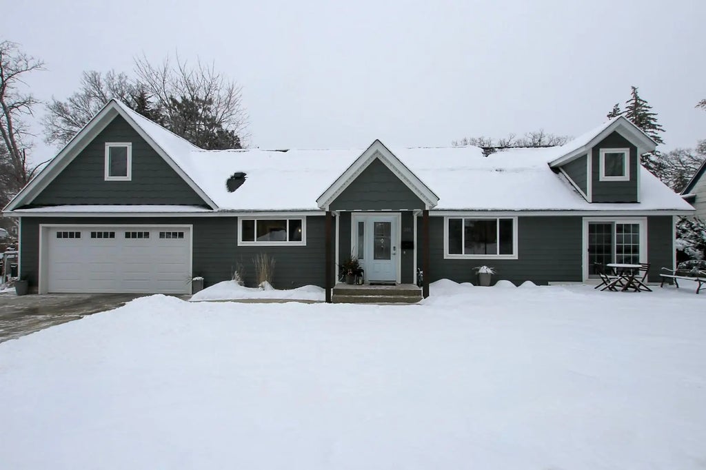 301 Dale Street Sw, Hutchinson