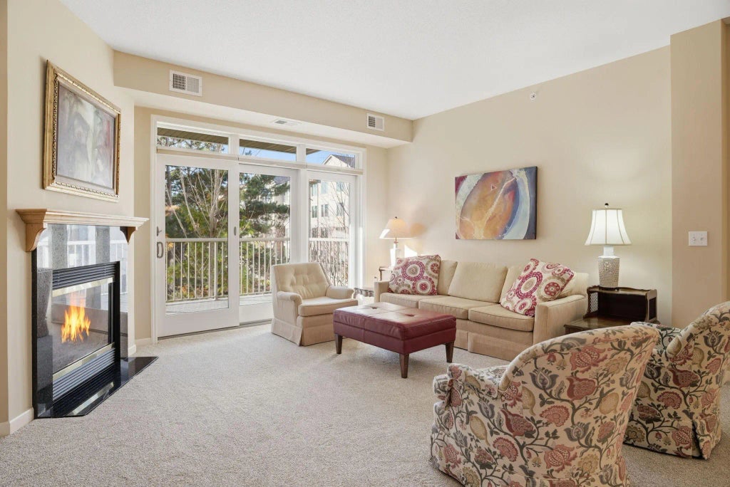 5250 Grandview Square 2311, Edina