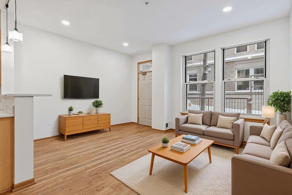 545 N 1st Street 123, Minneapolis