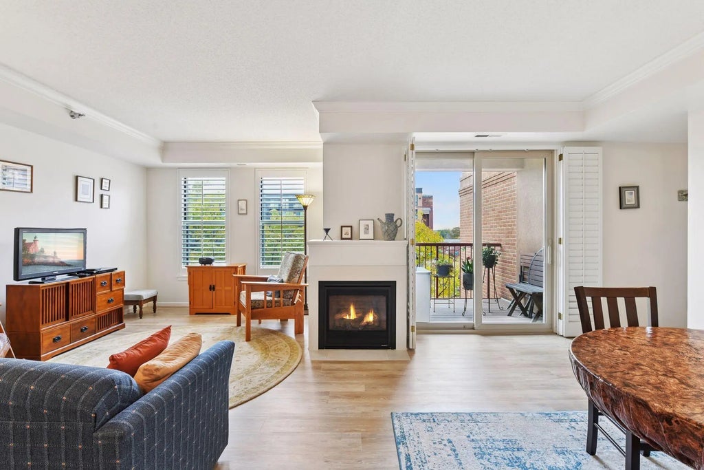 675 N 1st Street 402, Minneapolis