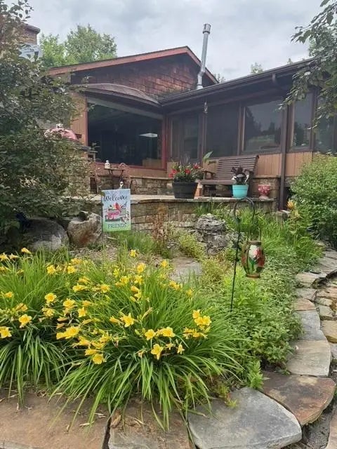 2585* State 200 Ne, Remer