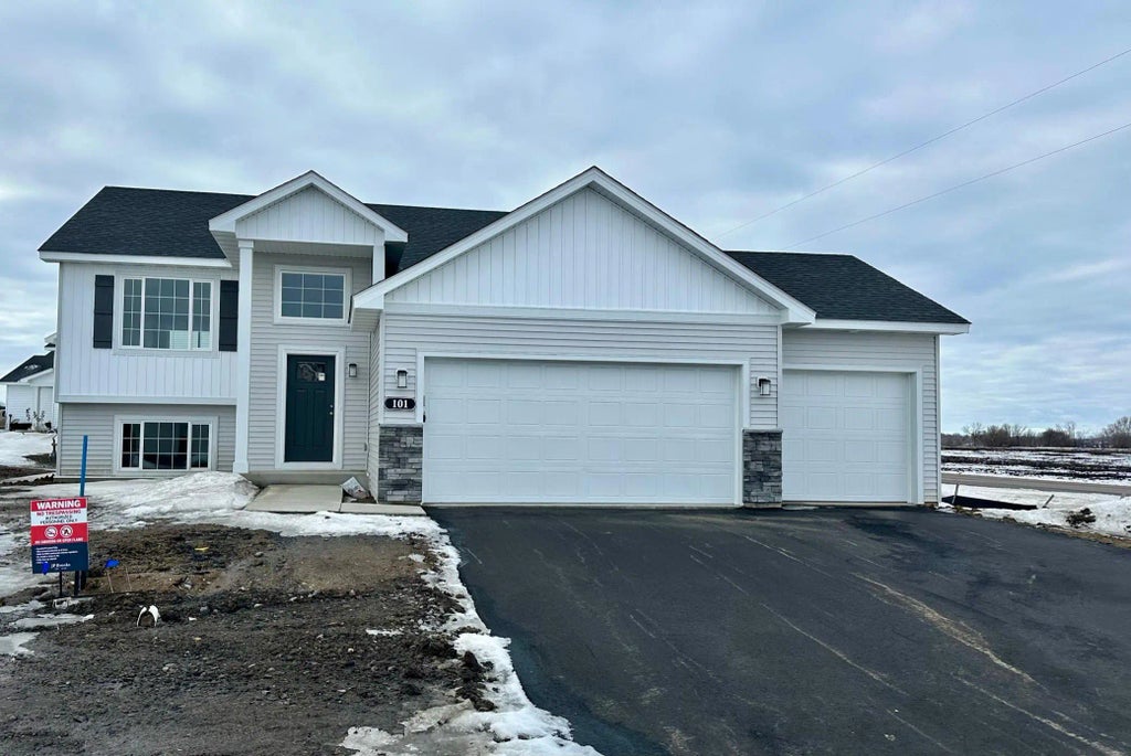 101 Robbie Lane, Howard Lake