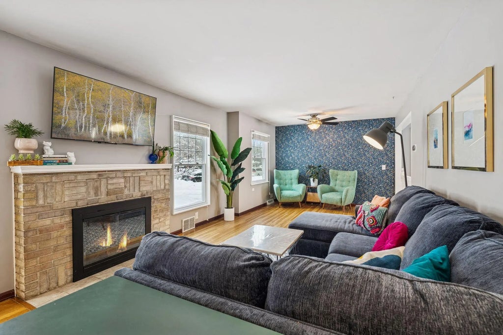 2941 Noble Avenue N, Golden Valley