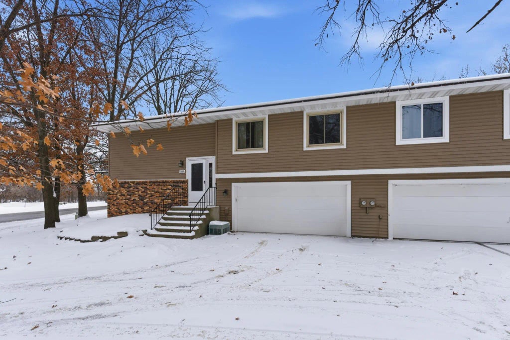 1869 113th Avenue Nw, Coon Rapids