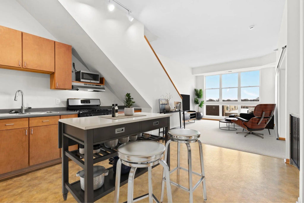 2650 University Avenue W 311, Saint Paul