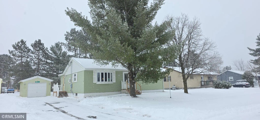 18 Daisy Lane, Babbitt