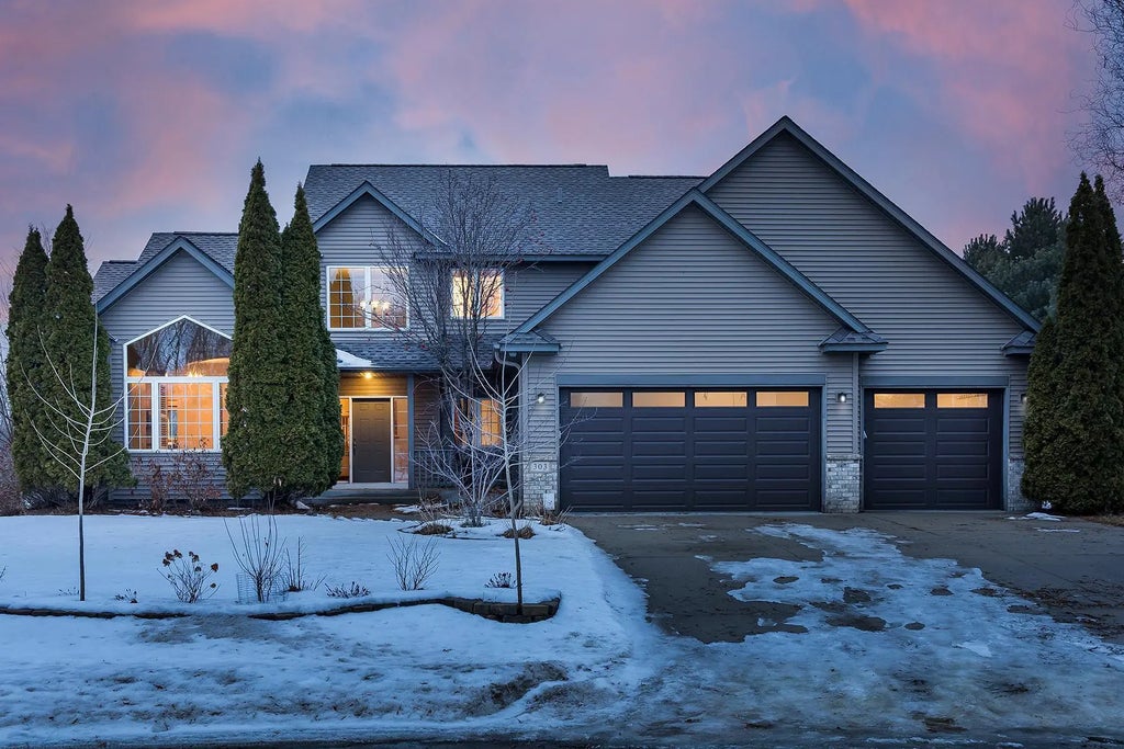 303 Bluff Road, Carver