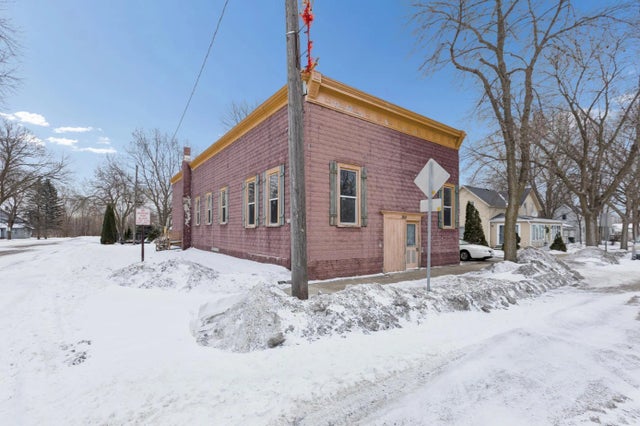 360 Front Street, Glencoe