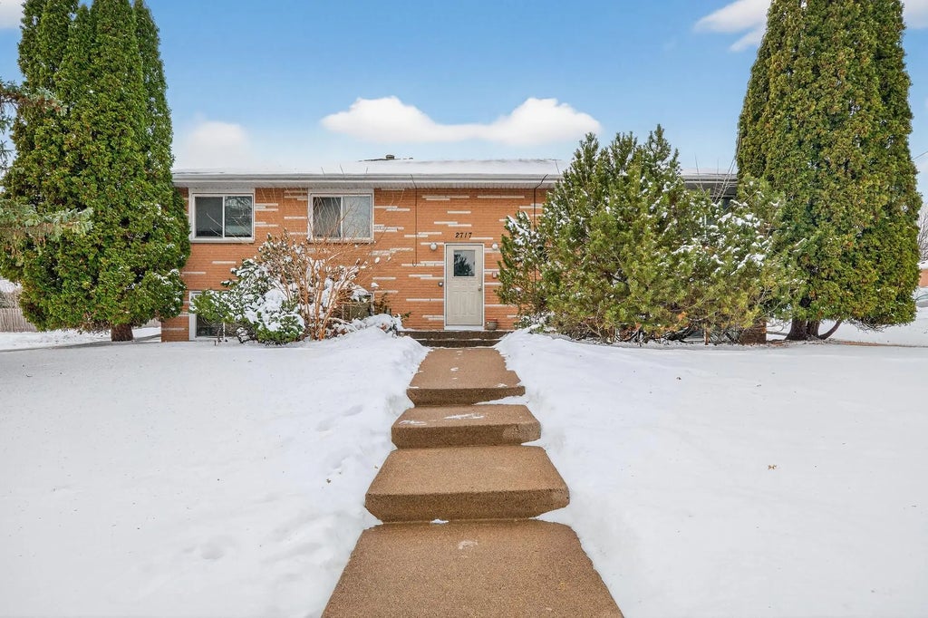 2717 Virginia Avenue N, New Hope