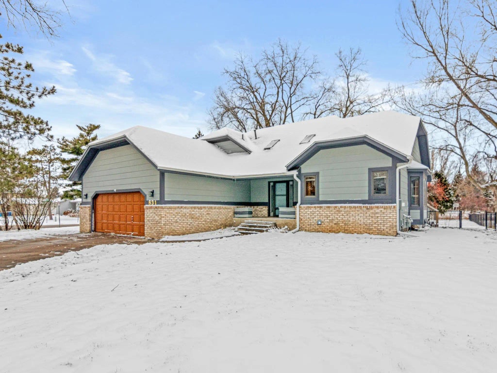 831 Windrow Drive, Little Canada