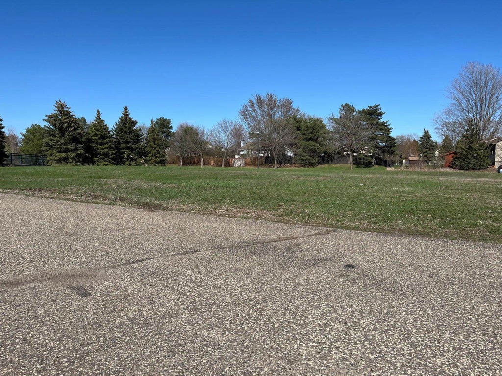 11477 Marketplace Drive N, Champlin