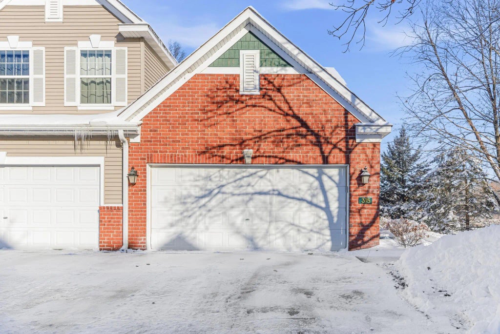 315 Heritage Trail, Circle Pines