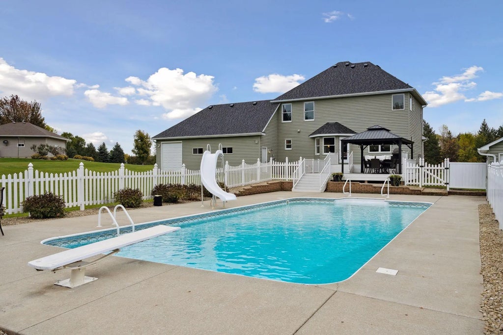 819 Belanger Avenue Nw, Buffalo