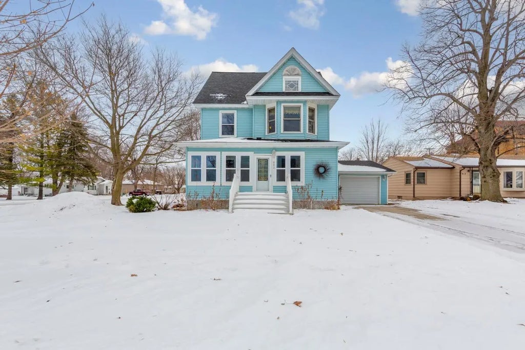 802 3rd Avenue, Heron Lake