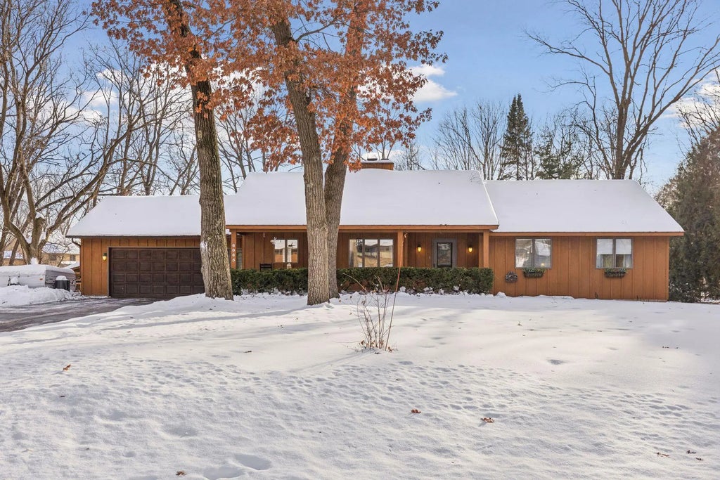 6065 263rd Street, Wyoming