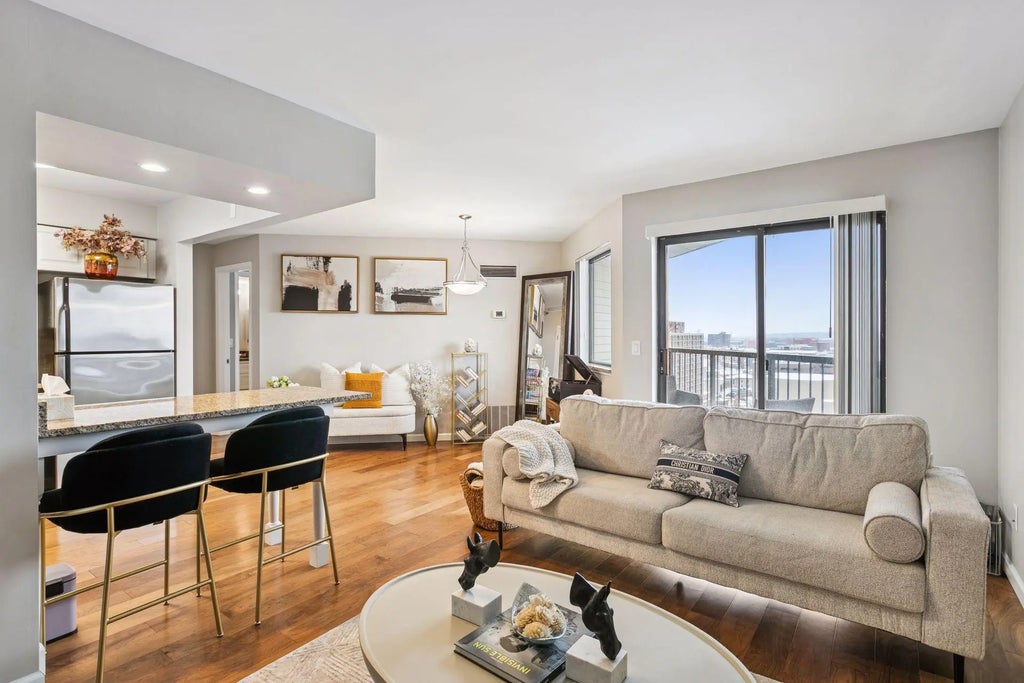 78 10th Street E 1710, Saint Paul