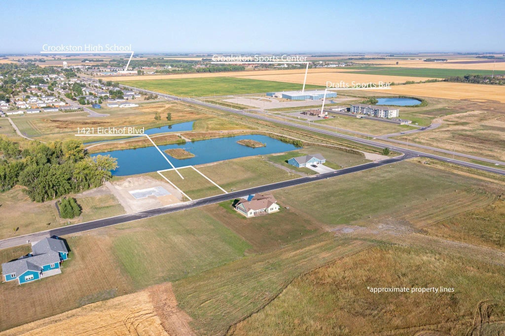 1421 Eickof Boulevard, Crookston