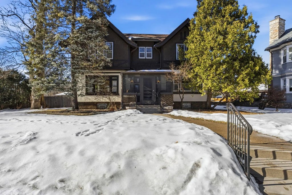 2426 Sheridan Avenue S, Minneapolis