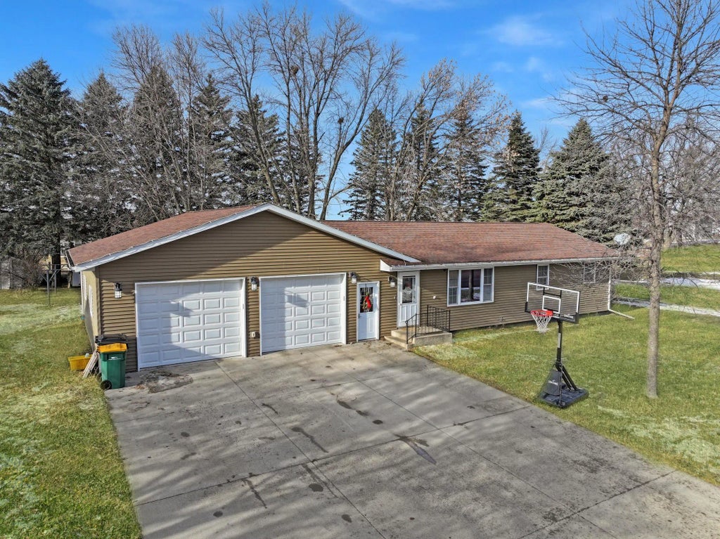 205 S Hubert Street, Ivanhoe