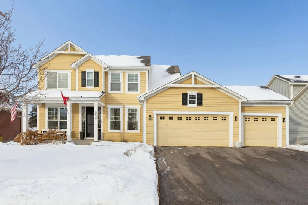 3838 Pascolo Bend, Chaska