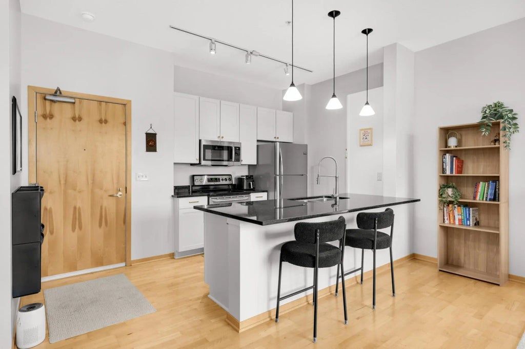 4525 Park Commons Drive 403, Saint Louis Park