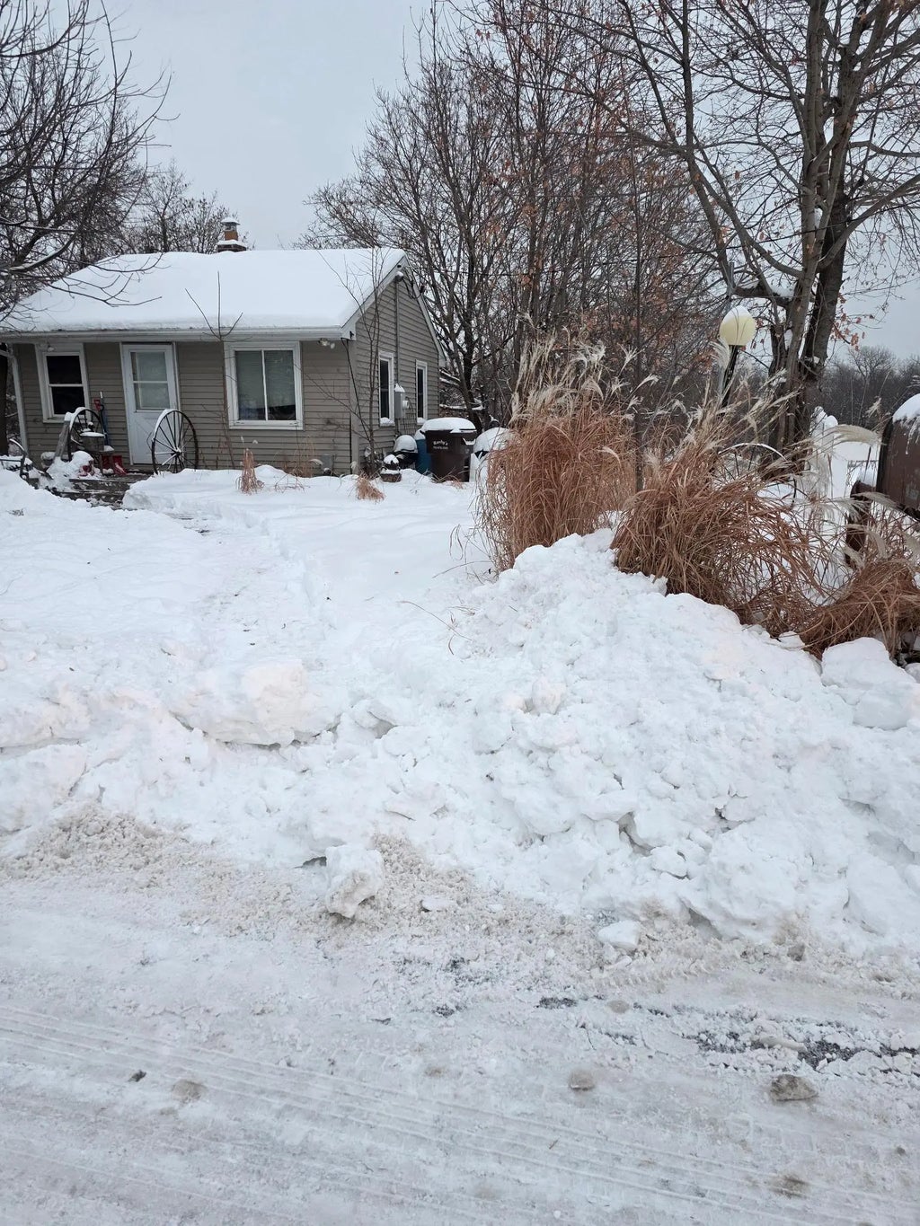 520 Queensland Lane N, Plymouth