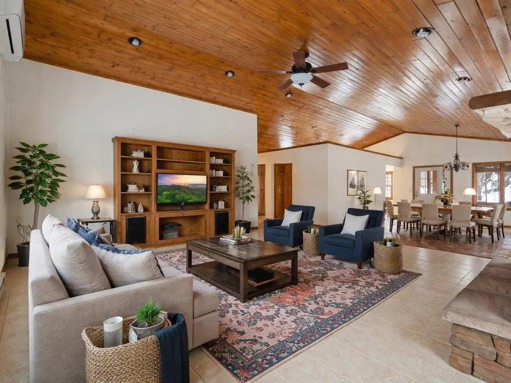 18204 State Highway 210, Ironton