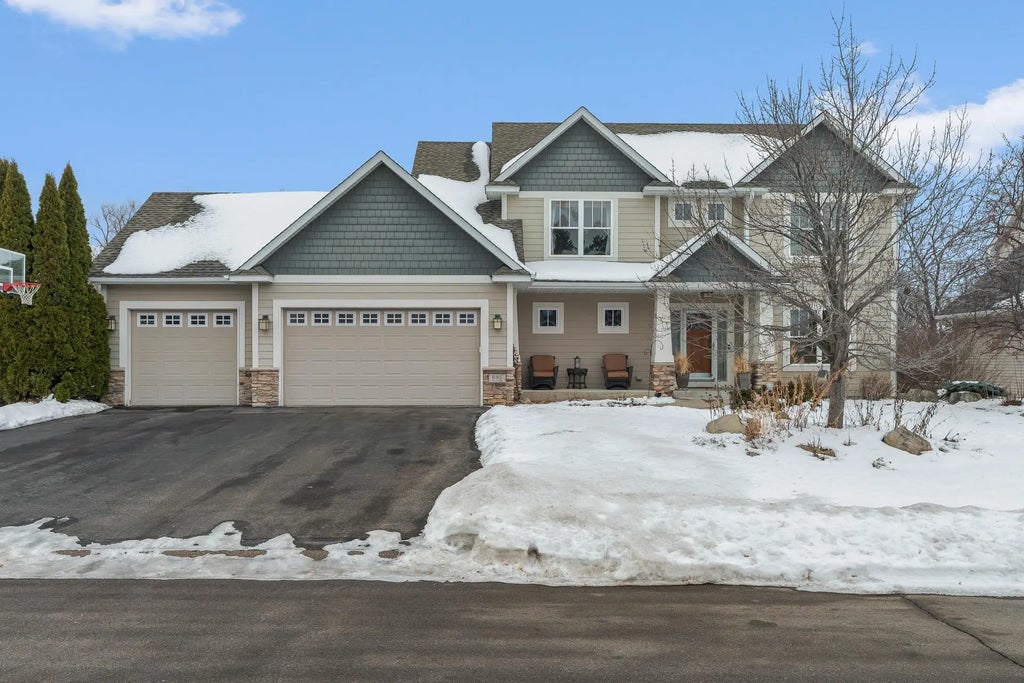 695 Rosa Court, Eagan