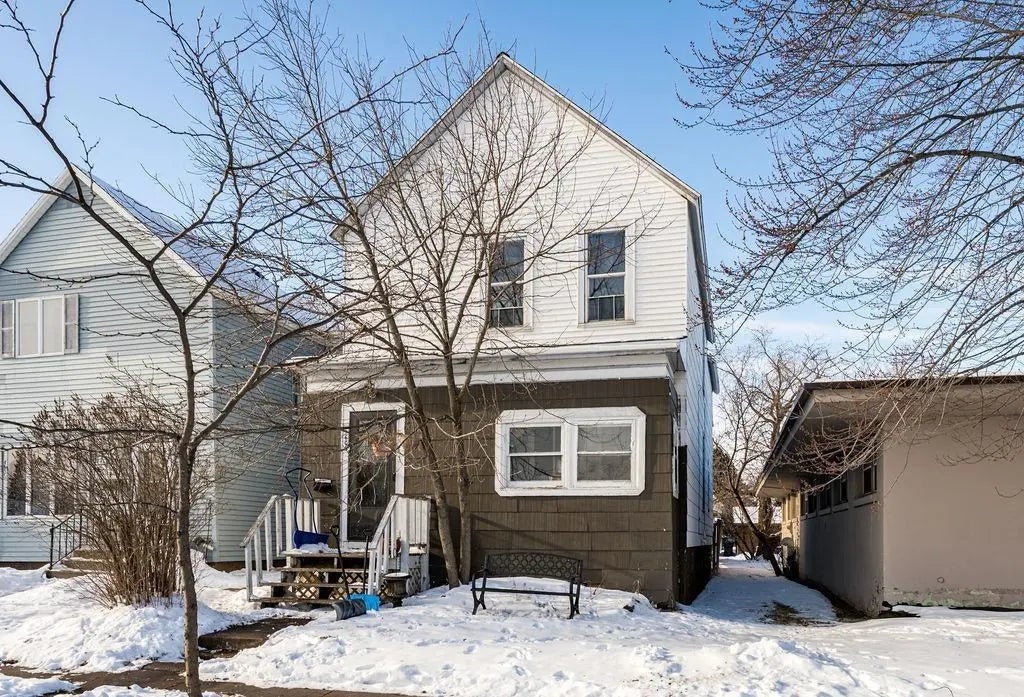 605 Weeks Avenue, Superior