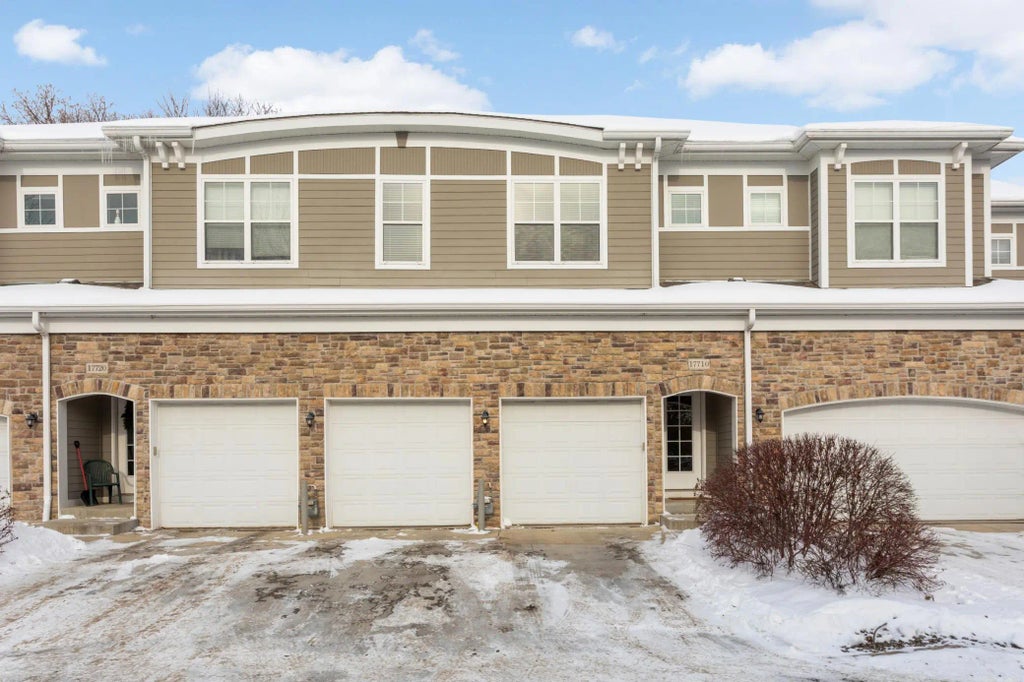 17710 Valley Cove Court, Wayzata