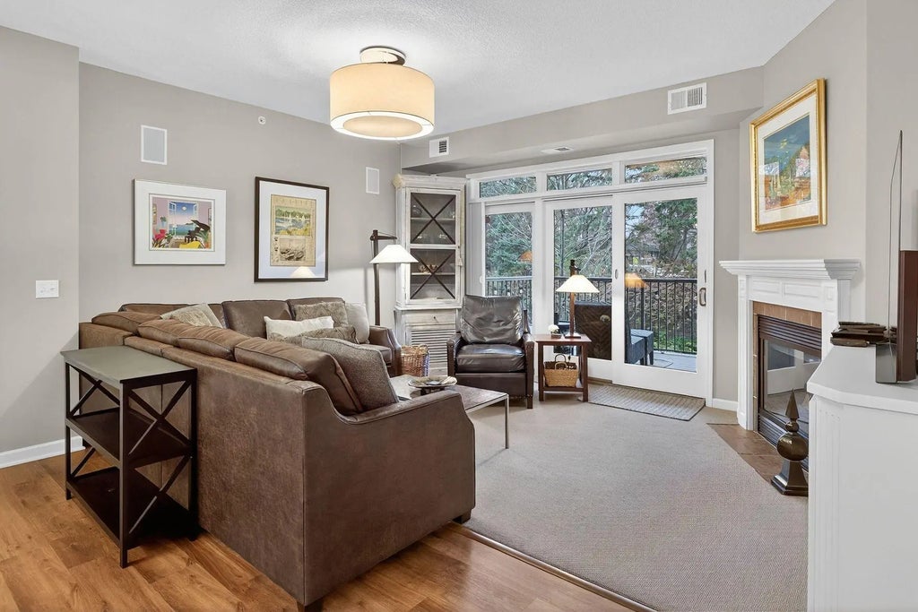 5250 Grandview Square 2201, Edina