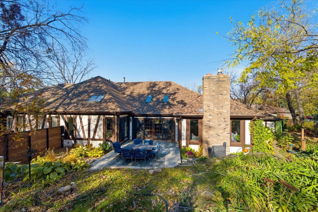 6807 Dovre Drive, Edina